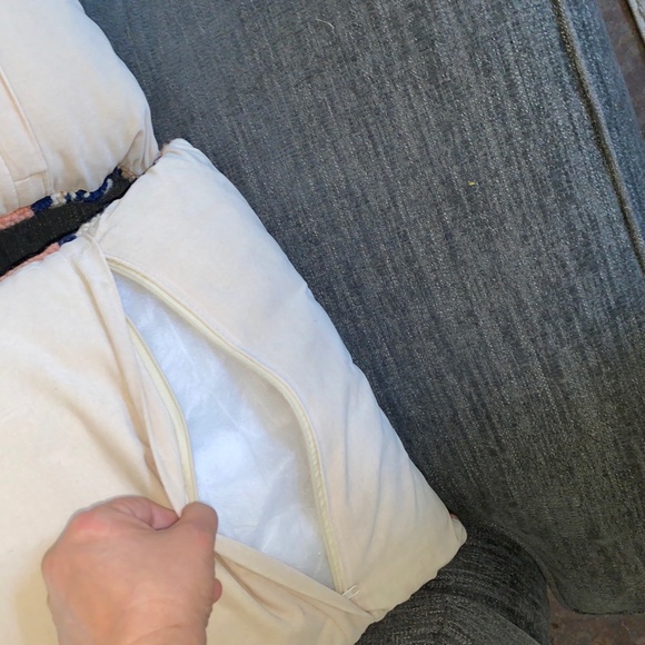 2 Floral Hooked Rug Pillow Lavender and Peach 18x18 - Picture 3 of 12